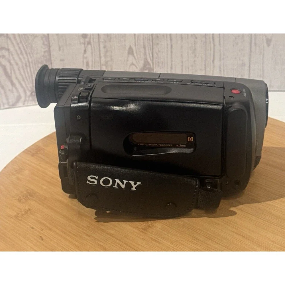 VTG Sony Handycam CCD-TRV21 Video8 Camcorder (Gray) Bundle Tested